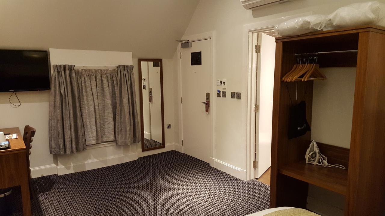 The Cross Keys Hotel Peebles Eksteriør billede